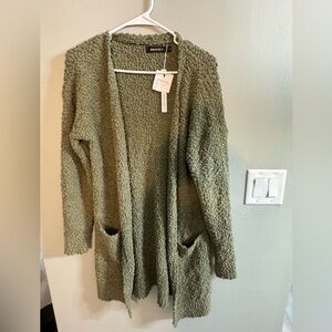 Women’s green sweater size small NEW